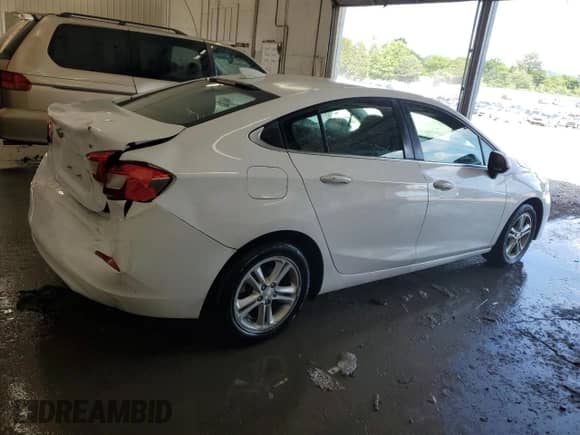 ✅ 2018 Chevrolet Cruze LT • VIN: 1G1BE5SM2J7234472 • Лот: 63101265. Опубликован ранее на Copart с пробегом 124 172 миль. Бесплатный доступ к архиву аукционных продаж из США и подробный отчёт об истории автомобиля на DreamBid. Изображение 3.