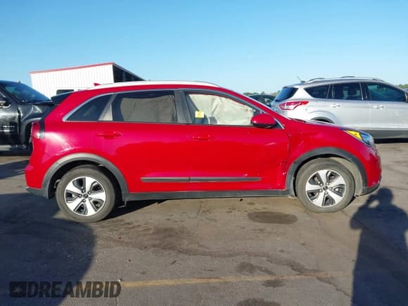 ✅ 2017 Kia Niro LX • VIN: KNDCB3LC7H5074223 • Lot: 43367544. Wystawiony na IAAI z przebiegiem 95 171 mil. Bezpłatny archiwum sprzedaży aukcyjnych z USA i szczegółowy raport historii pojazdu na DreamBid. Zdjęcie 13.