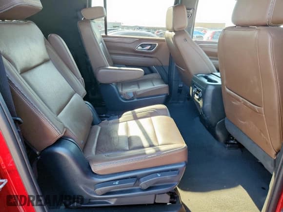 ✅ 2023 Chevrolet Suburban High Country • VIN: 1GNSKGKLXPR283782 • Lot: 71416185. Wystawiony na Copart z przebiegiem 119 374 mil. Bezpłatny archiwum sprzedaży aukcyjnych z USA i szczegółowy raport historii pojazdu na DreamBid. Zdjęcie 11.