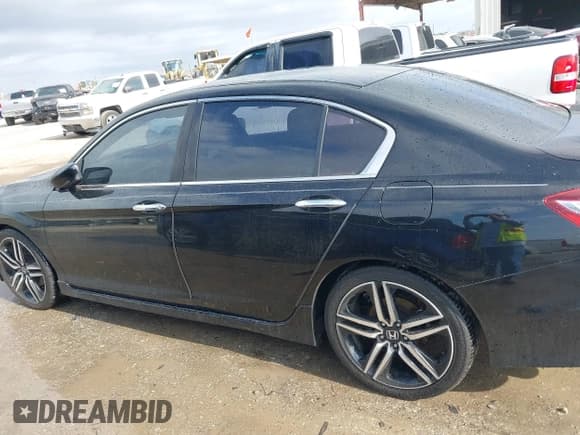 ✅ 2016 Honda Accord Sport • VIN: 1HGCR2F55GA060749 • Lot: 43822759. Wystawiony na IAAI z przebiegiem 109 783 mil. Bezpłatny archiwum sprzedaży aukcyjnych z USA i szczegółowy raport historii pojazdu na DreamBid. Zdjęcie 14.