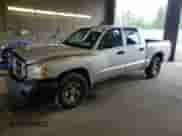 2007 Dodge Dakota ST z VIN 1D7HW28N37S144269, wystawiony jako Copart lot #56395474 z przebiegiem 101 210 mil mil oraz Nie do naprawy • Non repairable. Historia ofert i sprzedaży dostępna na DreamBid. Obrazek 1.