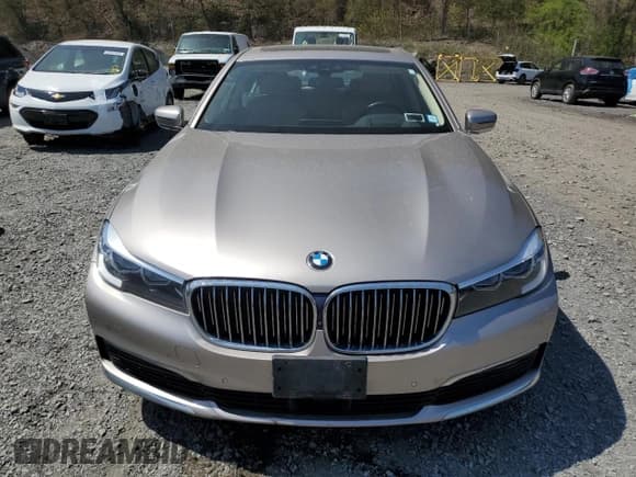 ✅ 2019 BMW 7 Series 740i xDrive • VIN: WBA7E4C50KGV70103 • Lot: 53019885. Listed on Copart with 66,862 mi. Free auction sales archive from the USA and detailed vehicle history report at DreamBid. Image 5.
