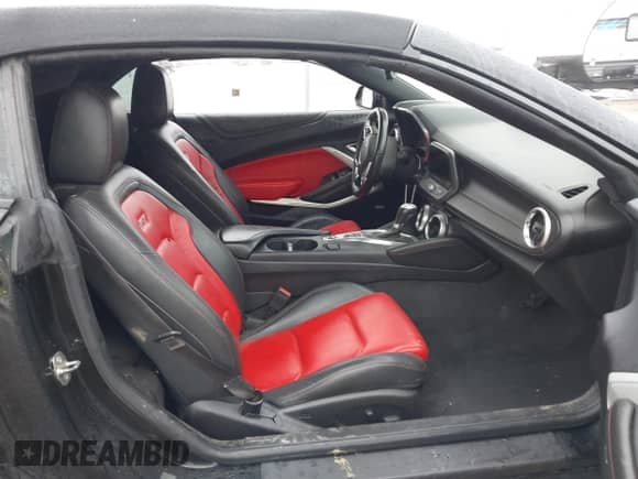 2017 Chevrolet Camaro 1SS с VIN 1G1FF3D74H0199267, выставлен на аукционе IAAI как лот 42152782 с пробегом 84 347 миль миль и . История ставок и продаж доступна на DreamBid. Изображение 5.