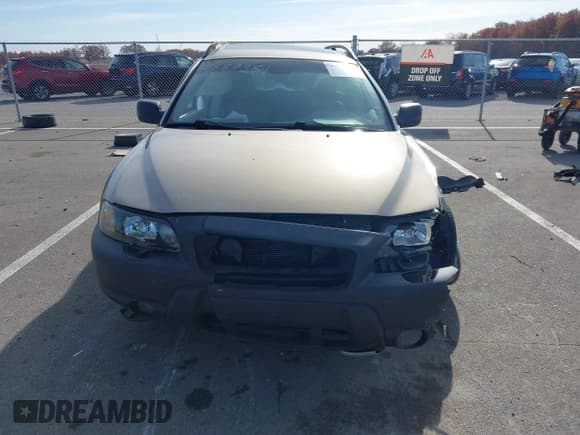 ✅ 2004 Volvo V70 XC Cross Country • VIN: YV1SZ59H241140095 • Lot: 43687381. Listed on IAAI with 182,258 mi. Free auction sales archive from the USA and detailed vehicle history report at DreamBid. Image 12.