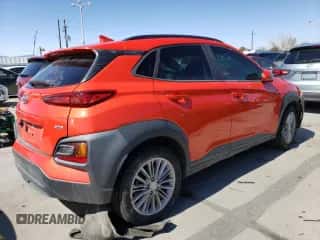 2019 Hyundai Kona SEL с VIN KM8K6CAA1KU349773, выставлен на аукционе Copart как лот 45946293 с пробегом 63 161 миль миль и . История ставок и продаж доступна на DreamBid. Изображение 3.