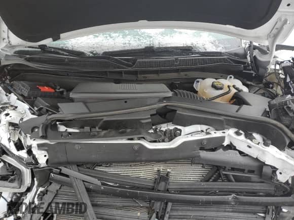 2024 Chevrolet Suburban LT z VIN 1GNSCCKD5RR271685, wystawiony jako Copart lot #85882484 z przebiegiem Nie podano mil oraz Szkoda całkowita • Salvage title. Historia ofert i sprzedaży dostępna na DreamBid. Obrazek 11.