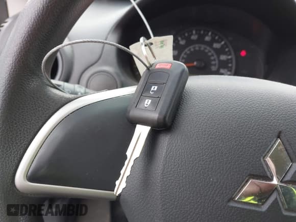 ✅ 2017 Mitsubishi Mirage ES • VIN: ML32F3FJXHHF07256 • Lot: 43674794. Wystawiony na IAAI z przebiegiem 94 281 mil. Bezpłatny archiwum sprzedaży aukcyjnych z USA i szczegółowy raport historii pojazdu na DreamBid. Zdjęcie 11.