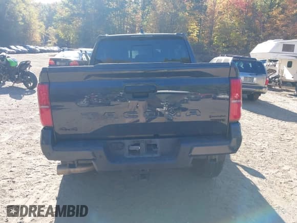 ✅ 2024 Toyota Tacoma TRD Sport • VIN: 3TYLB5JN0RT046974 • Лот: 43358735. Опубликован ранее на IAAI с пробегом 24 122 миль. Бесплатный доступ к архиву аукционных продаж из США и подробный отчёт об истории автомобиля на DreamBid. Изображение 15.