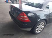 ✅ 1998 Mercedes-Benz SLK 230/320 • VIN: WDBKK47F5WF025775 • Lot: 43853231. Listed on IAAI with 194,697 mi. Free auction sales archive from the USA and detailed vehicle history report at DreamBid. Image 6.