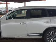 ✅ 2019 Mitsubishi Outlander SE • VIN: JA4AD3A33KZ006449 • Lot: 43737150. Listed on IAAI with 84,747 mi. Free auction sales archive from the USA and detailed vehicle history report at DreamBid. Image 15.
