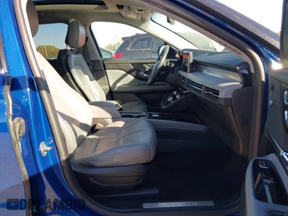 ✅ 2020 Lincoln Corsair Reserve • VIN: 5LMCJ2C92LUL22273 • Lot: 43494616. Wystawiony na IAAI z przebiegiem 88 146 mil. Bezpłatny archiwum sprzedaży aukcyjnych z USA i szczegółowy raport historii pojazdu na DreamBid. Zdjęcie 5.