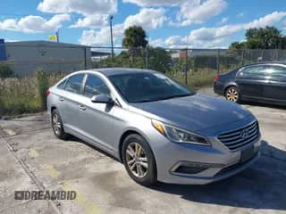 2015 Hyundai Sonata SE с VIN 5NPE24AF0FH227775, выставлен на аукционе IAAI как лот 43458156 с пробегом 119 109 миль миль и . История ставок и продаж доступна на DreamBid. Изображение 1.
