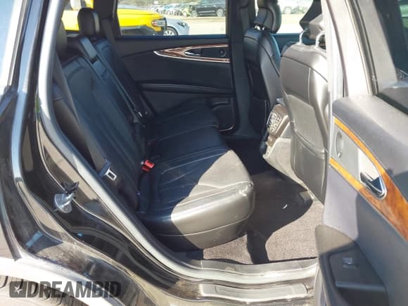 ✅ 2017 Lincoln MKX Reserve • VIN: 2LMPJ6LR7HBL15249 • Lot: 43186603. Listed on IAAI with 74,830 mi. Free auction sales archive from the USA and detailed vehicle history report at DreamBid. Image 8.