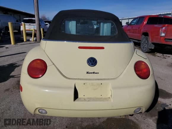✅ 2003 Volkswagen Beetle GLS • VIN: 3VWCD21Y43M331910 • Lot: 42709485. Listed on Copart with 56,409 mi. Free auction sales archive from the USA and detailed vehicle history report at DreamBid. Image 6.