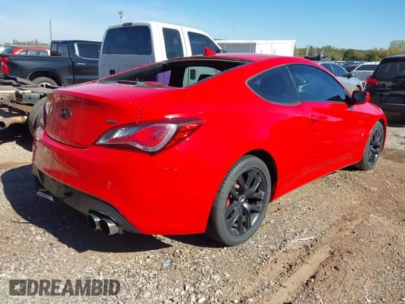 2013 Hyundai Genesis Coupe Track z VIN KMHHU6KJ3DU084938, wystawiony jako IAAI lot #43627084 z przebiegiem 94 580 mil mil oraz . Historia ofert i sprzedaży dostępna na DreamBid. Obrazek 4.