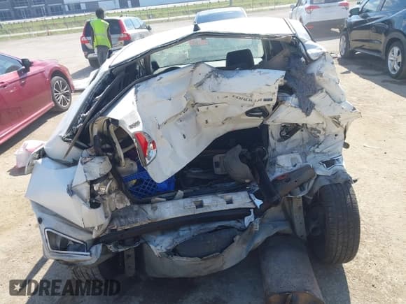 ✅ 2007 Toyota Corolla CE • VIN: JTDBR32E870104318 • Лот: 43485388. Опубликован ранее на IAAI с пробегом 299 999 миль. Бесплатный доступ к архиву аукционных продаж из США и подробный отчёт об истории автомобиля на DreamBid. Изображение 16.