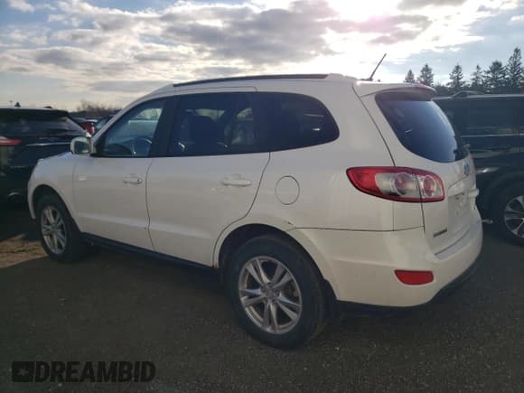 ✅ 2011 Hyundai Santa Fe GLS • VIN: 5XYZGDAG4BG051763 • Lot: 78607334. Listed on Copart with 201,580 mi. Free auction sales archive from the USA and detailed vehicle history report at DreamBid. Image 2.
