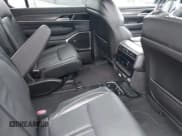 ✅ 2024 Jeep Wagoneer Series II • VIN: 1C4SJVBP9RS172655 • Lot: 41330522. Wystawiony na IAAI z przebiegiem 17 146 mil. Bezpłatny archiwum sprzedaży aukcyjnych z USA i szczegółowy raport historii pojazdu na DreamBid. Zdjęcie 8.