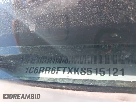 2019 Ram 1500 Tradesman z VIN 1C6RR6FTXKS515121, wystawiony jako IAAI lot #43425831 z przebiegiem 133 890 mil mil oraz . Historia ofert i sprzedaży dostępna na DreamBid. Obrazek 17.