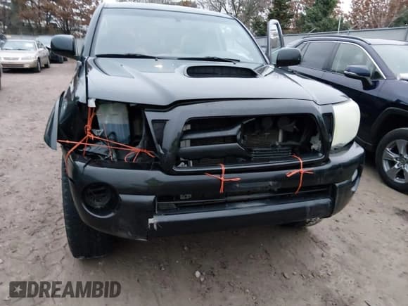 ✅ 2006 Toyota Tacoma • VIN: 5TELU42N06Z319571 • Lot: 43717786. Wystawiony na IAAI z przebiegiem 193 978 mil. Bezpłatny archiwum sprzedaży aukcyjnych z USA i szczegółowy raport historii pojazdu na DreamBid. Zdjęcie 6.