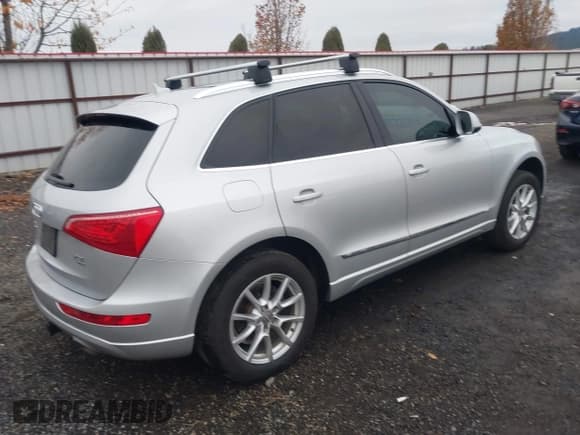 ✅ 2012 Audi Q5 Premium Plus • VIN: WA1LFAFPXCA062133 • Lot: 43698767. Listed on IAAI with 136,837 mi. Free auction sales archive from the USA and detailed vehicle history report at DreamBid. Image 4.