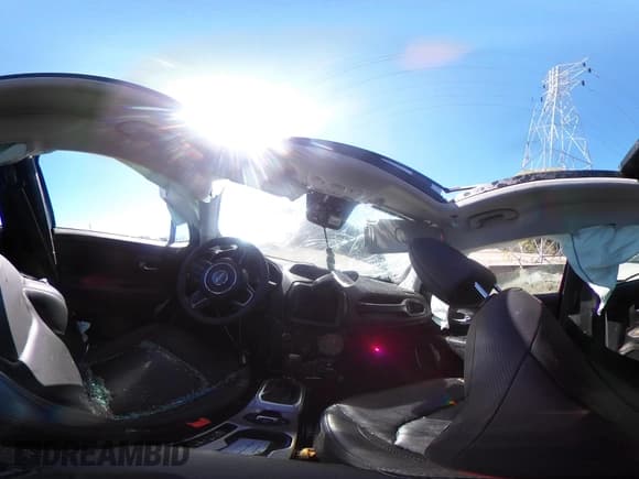 ✅ 2022 Jeep Renegade Limited • VIN: ZACNJDD1XNPN71734 • Lot: 43334875. Wystawiony na IAAI z przebiegiem 25 790 mil. Bezpłatny archiwum sprzedaży aukcyjnych z USA i szczegółowy raport historii pojazdu na DreamBid. Zdjęcie 19.