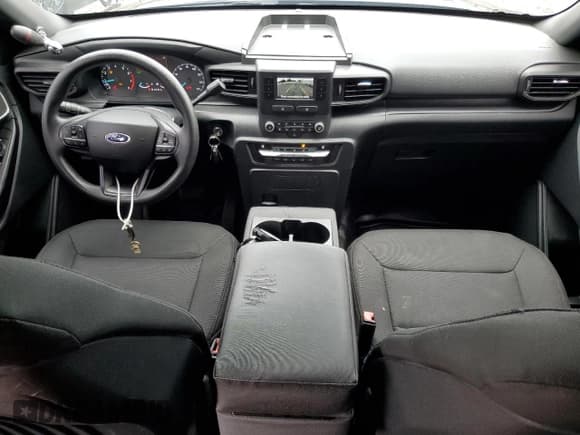 ✅ 2020 Ford Police Interceptor Utility • VIN: 1FM5K8AW4LGB85761 • Lot: 86698565. Listed on Copart with 138,834 mi. Free auction sales archive from the USA and detailed vehicle history report at DreamBid. Image 8.