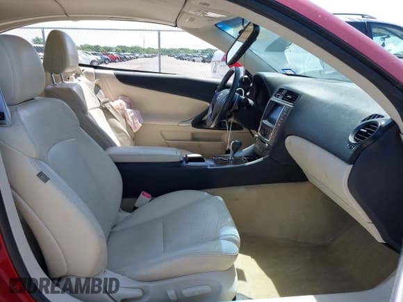 ✅ 2010 Lexus IS 250 C • VIN: JTHFF2C26A2511427 • Lot: 42249468. Listed on IAAI with 117,787 mi. Free auction sales archive from the USA and detailed vehicle history report at DreamBid. Image 5.