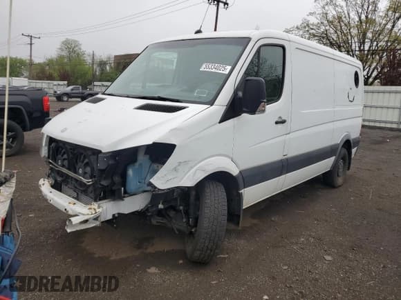 ✅ 2016 Mercedes-Benz Sprinter Cargo • VIN: WD3PE7DD5GP314387 • Лот: 55334025. Опубликован ранее на Copart с пробегом 116 711 миль. Бесплатный доступ к архиву аукционных продаж из США и подробный отчёт об истории автомобиля на DreamBid. Изображение 1.