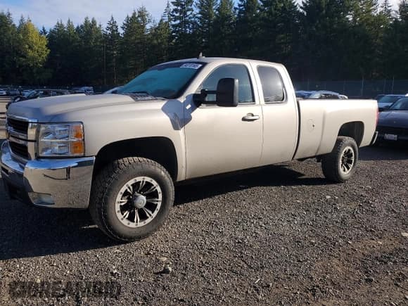 ✅ 2007 Chevrolet Silverado 2500HD Work Truck • VIN: 1GCHC29K87E545810 • Лот: 84018165. Опубликован ранее на Copart с пробегом 134 992 миль. Бесплатный доступ к архиву аукционных продаж из США и подробный отчёт об истории автомобиля на DreamBid. Изображение 1.