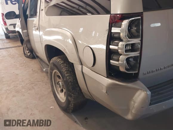 ✅ 2007 Chevrolet Suburban LTZ • VIN: 3GNFC16057G264519 • Лот: 41641397. Опубликован ранее на IAAI с пробегом 235 431 миль. Бесплатный доступ к архиву аукционных продаж из США и подробный отчёт об истории автомобиля на DreamBid. Изображение 16.