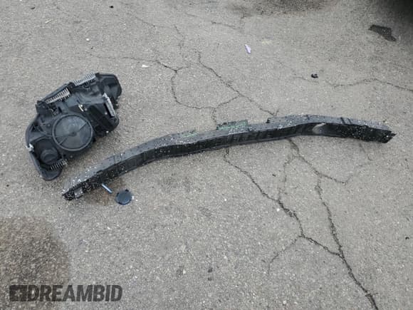 ✅ 2014 BMW 4 Series 428i xDrive • VIN: WBA3T1C57EPS98835 • Lot: 69276335. Wystawiony na Copart z przebiegiem 57 165 mil. Bezpłatny archiwum sprzedaży aukcyjnych z USA i szczegółowy raport historii pojazdu na DreamBid. Zdjęcie 12.