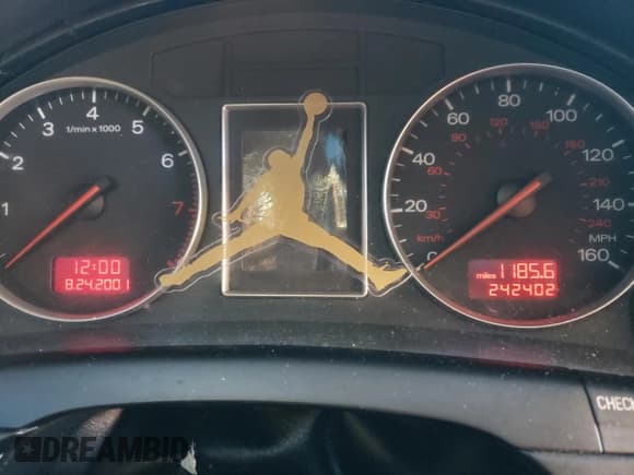 ✅ 2002 Audi A4 1.8T • VIN: WAULC68E22A157319 • Lot: 56549314. Wystawiony na Copart z przebiegiem 242 402 mil. Bezpłatny archiwum sprzedaży aukcyjnych z USA i szczegółowy raport historii pojazdu na DreamBid. Zdjęcie 9.