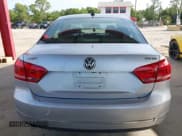 ✅ 2013 Volkswagen Passat SEL Premium • VIN: 1VWCN7A30DC113965 • Lot: 42764888. Wystawiony na IAAI z przebiegiem 111 751 mil. Bezpłatny archiwum sprzedaży aukcyjnych z USA i szczegółowy raport historii pojazdu na DreamBid. Zdjęcie 16.