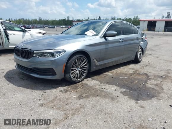 ✅ 2019 BMW 5 Series 540i • VIN: WBAJE5C51KBM76918 • Lot: 42000228. Listed on IAAI with 59,670 mi. Free auction sales archive from the USA and detailed vehicle history report at DreamBid. Image 2.
