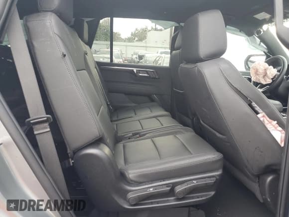 ✅ 2025 Chevrolet Tahoe Z71 • VIN: 1GNS6PRD3SR289158 • Лот: 92871685. Опубликован ранее на Copart с пробегом 13 944 миль. Бесплатный доступ к архиву аукционных продаж из США и подробный отчёт об истории автомобиля на DreamBid. Изображение 11.