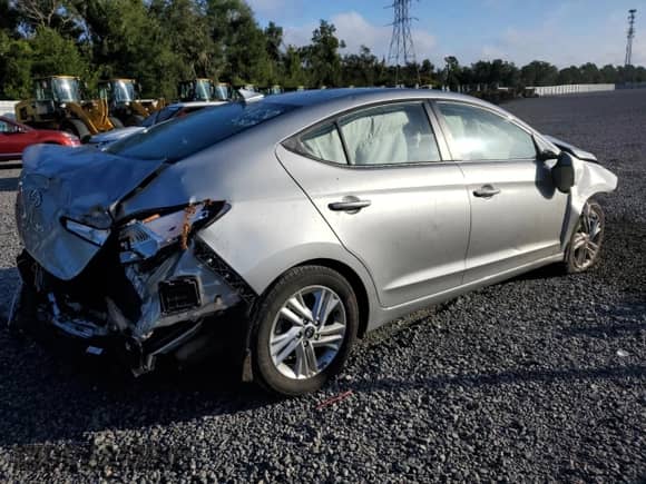 2020 Hyundai Elantra Value Edition с VIN 5NPD84LF9LH607720, выставлен на аукционе Copart как лот 84543355 с пробегом 51 142 миль миль и На запчасти • Non repairable. История ставок и продаж доступна на DreamBid. Изображение 3.