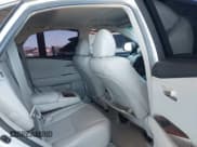 ✅ 2010 Lexus RX 350 • VIN: 2T2ZK1BA3AC008030 • Lot: 42294136. Wystawiony na IAAI z przebiegiem 178 216 mil. Bezpłatny archiwum sprzedaży aukcyjnych z USA i szczegółowy raport historii pojazdu na DreamBid. Zdjęcie 8.