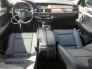 ✅ 2008 BMW X5 3.0si • VIN: 5UXFE43598L020931 • Lot: 85341035. Wystawiony na Copart z przebiegiem 166 373 mil. Bezpłatny archiwum sprzedaży aukcyjnych z USA i szczegółowy raport historii pojazdu na DreamBid. Zdjęcie 8.