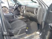 ✅ 2020 Chevrolet Silverado 1500 RST • VIN: 1GCUYEEL6LZ235092 • Lot: 40941939. Wystawiony na IAAI z przebiegiem 83 623 mil. Bezpłatny archiwum sprzedaży aukcyjnych z USA i szczegółowy raport historii pojazdu na DreamBid. Zdjęcie 5.