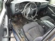 ✅ 2003 Chevrolet S-10 LS • VIN: 1GCDT19X638281001 • Лот: 53938675. Опубликован ранее на Copart с пробегом 83 457 миль. Бесплатный доступ к архиву аукционных продаж из США и подробный отчёт об истории автомобиля на DreamBid. Изображение 8.