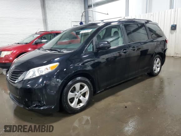 ✅ 2016 Toyota Sienna LE AAS • VIN: 5TDKK3DC9GS759584 • Lot: 62412365. Listed on Copart with 152,266 mi. Free auction sales archive from the USA and detailed vehicle history report at DreamBid. Image 1.