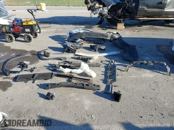 ✅ 2020 GMC Terrain SLT • VIN: 3GKALPEV8LL271893 • Lot: 43363322. Listed on IAAI with 107,342 mi. Free auction sales archive from the USA and detailed vehicle history report at DreamBid. Image 12.