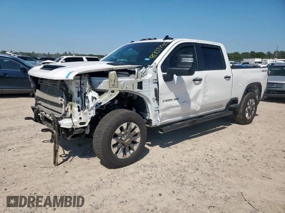 ✅ 2025 Chevrolet Silverado 2500HD Custom • VIN: 1GC4KMEYXSF207156 • Лот: 80077825. Опубликован ранее на Copart с пробегом 11 881 миль. Бесплатный доступ к архиву аукционных продаж из США и подробный отчёт об истории автомобиля на DreamBid. Изображение 1.