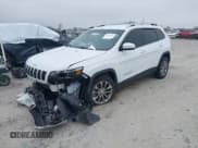 ✅ 2019 Jeep Cherokee Latitude Plus • VIN: 1C4PJLLN5KD171875 • Lot: 41522475. Wystawiony na IAAI z przebiegiem 82 161 mil. Bezpłatny archiwum sprzedaży aukcyjnych z USA i szczegółowy raport historii pojazdu na DreamBid. Zdjęcie 2.