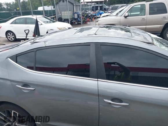 ✅ 2019 Hyundai Elantra Sport • VIN: KMHD04LB4KU820160 • Lot: 43299567. Listed on IAAI with 80,482 mi. Free auction sales archive from the USA and detailed vehicle history report at DreamBid. Image 14.