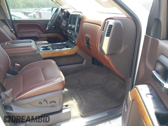 ✅ 2015 Chevrolet Silverado 1500 High Country • VIN: 3GCUKTEJ0FG443056 • Лот: 42172079. Опубликован ранее на IAAI с пробегом 147 797 миль. Бесплатный доступ к архиву аукционных продаж из США и подробный отчёт об истории автомобиля на DreamBid. Изображение 5.