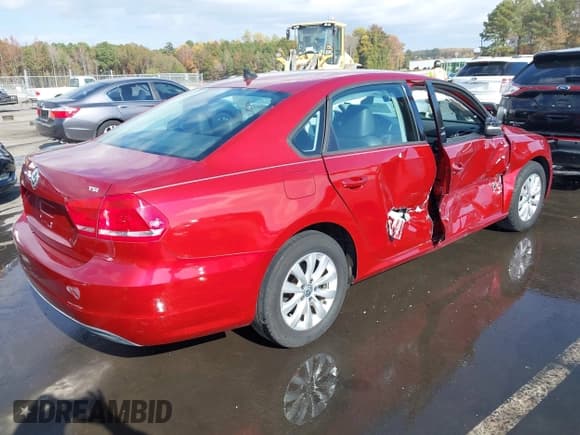 ✅ 2015 Volkswagen Passat S • VIN: 1VWAT7A35FC050331 • Lot: 43639005. Listed on IAAI with 97,913 mi. Free auction sales archive from the USA and detailed vehicle history report at DreamBid. Image 4.