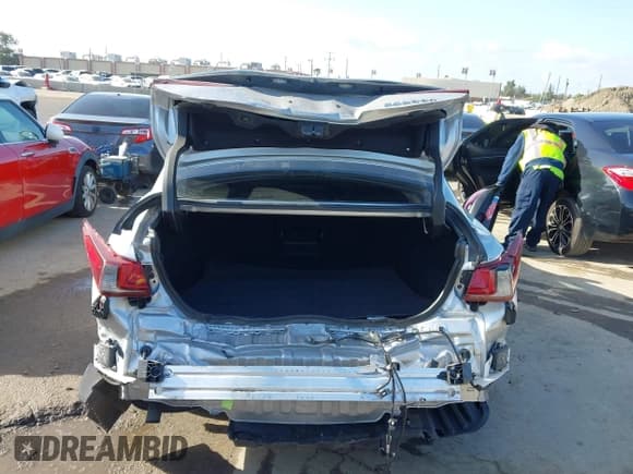 ✅ 2020 Lexus ES 300h Luxury • VIN: 58AE21B12LU008808 • Лот: 41955296. Опубликован ранее на IAAI с пробегом 95 337 миль. Бесплатный доступ к архиву аукционных продаж из США и подробный отчёт об истории автомобиля на DreamBid. Изображение 17.