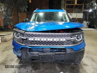 ✅ 2025 Ford Bronco Sport Big Bend • VIN: 3FMCR9BN7SRE62148 • Лот: 91013235. Опубликован ранее на Copart с пробегом 3 993 миль. Бесплатный доступ к архиву аукционных продаж из США и подробный отчёт об истории автомобиля на DreamBid. Изображение 5.
